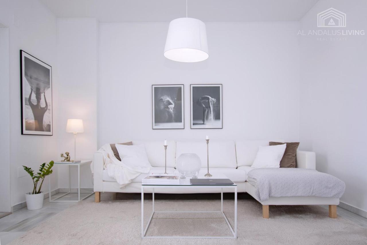 Scandinavian Style Apartment With Amazing Sea Views And South West Facing Sunny Terrace In Miraflores Walking Distance To The Beach! Малага Екстер'єр фото