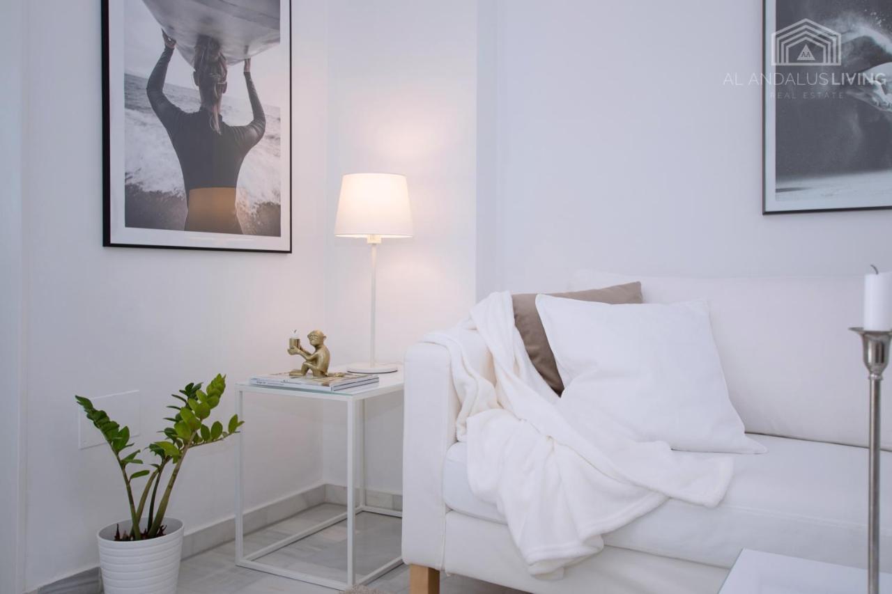 Scandinavian Style Apartment With Amazing Sea Views And South West Facing Sunny Terrace In Miraflores Walking Distance To The Beach! Малага Екстер'єр фото