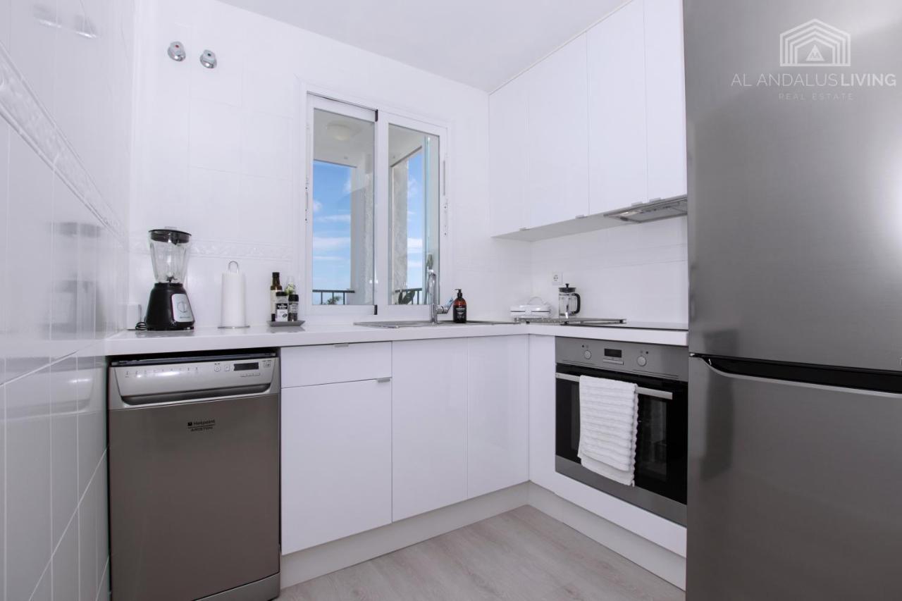 Scandinavian Style Apartment With Amazing Sea Views And South West Facing Sunny Terrace In Miraflores Walking Distance To The Beach! Малага Екстер'єр фото